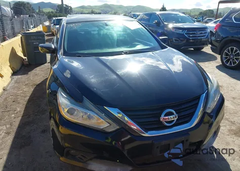 2017 Nissan Altima 2.5 Sv z USA, uszkodzony, nr VIN 1N4AL3AP4HC200338
